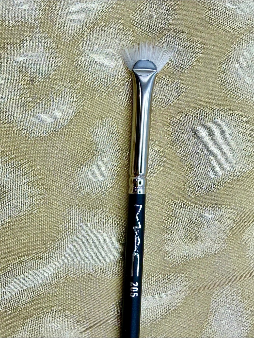 MAC Cosmetics 205 Synthetic Mascara Fan Brush - NWT